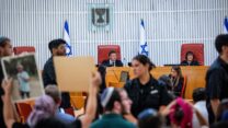 מוחים ובהם משפחות שכולות באחד מדיוני בג"ץ על שחרור גופת וליד דקה (צילום: יונתן זינדל/פלאש90)