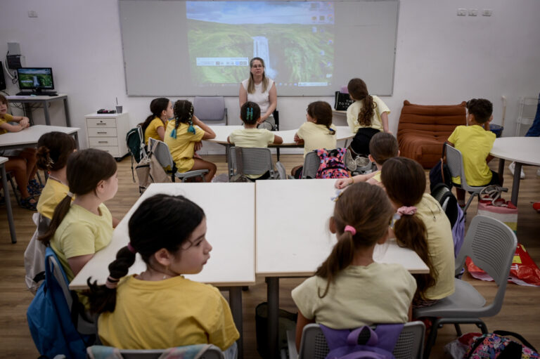 כיתה בישראל ב-1 בספטמבר. ההוצאה הלאומית לחינוך בישראל נאמדת ב-148.9 מיליארד שקל (צילום: אבשלום ששוני/ פלאש 90)