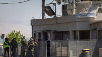 מעבר אלנבי לאחר הפיגוע שבו נהרגו שלושה עובדי מכס (צילום: יונתן זינדל / פלאש 90)