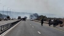 שריפה ליד מעלות שפרצה בגלל נפילת רקטה (צילום: בר כהן,  דובר תחנת גליל מרכזי)