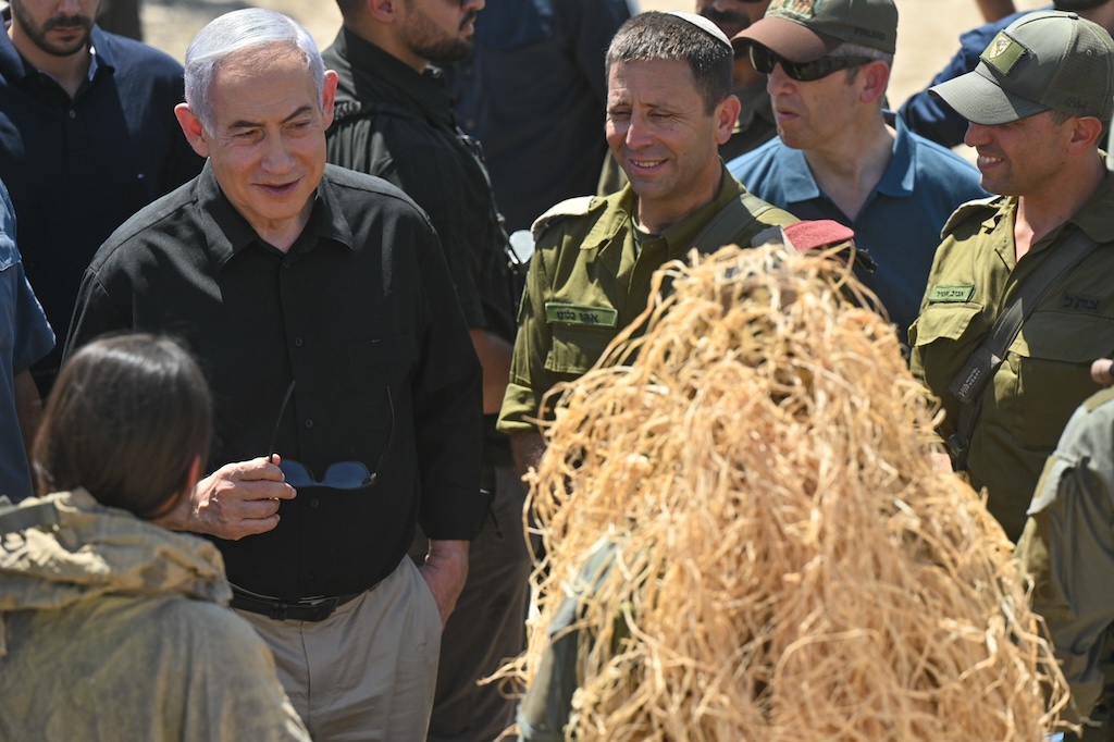 ראש הממשלה נתניהו בגבול ירדן (צילום: קובי גדעון/ לע״מ) ראש הממשלה נתניהו בגבול ירדן (צילום: קובי גדעון/ לע״מ)
