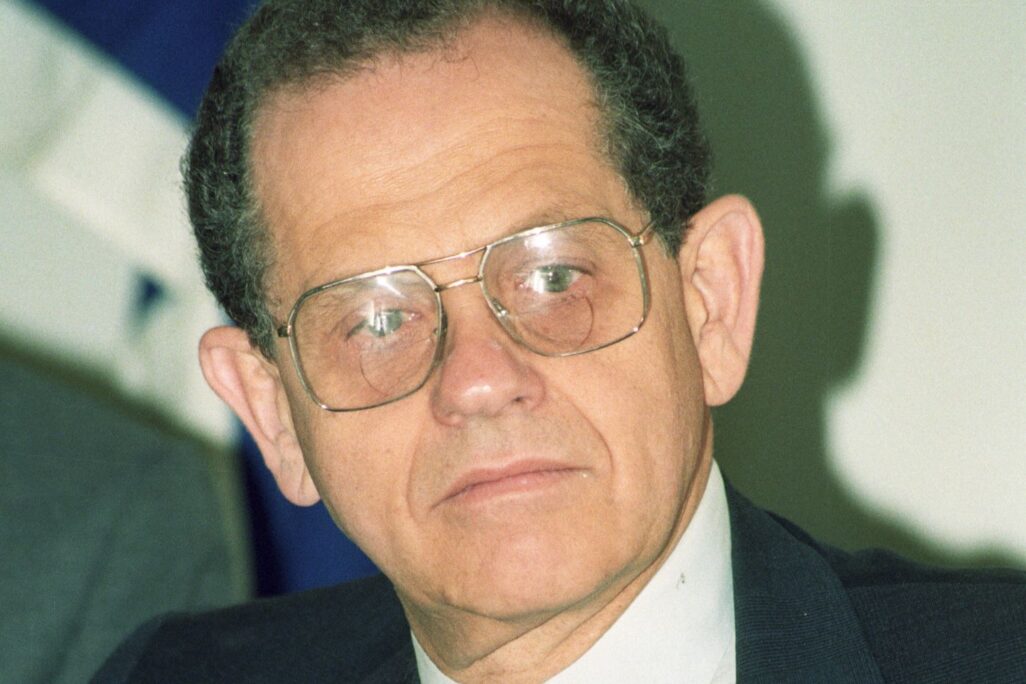 פרופ' יוסף צ'חנובר (צילום ארכיון: שאול רחמים / צלם: סוכנות צילומי עיתונות י.פ.פ.א / אוסף דן הדני, הספרייה הלאומית) פרופ' יוסף צ'חנובר (צילום ארכיון: שאול רחמים / צלם: סוכנות צילומי עיתונות י.פ.פ.א / אוסף דן הדני, הספרייה הלאומית)