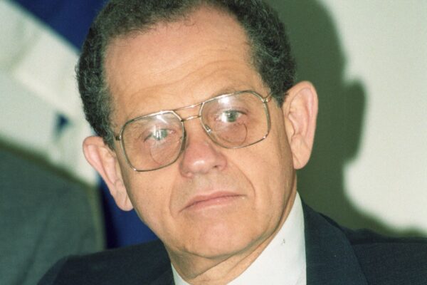 פרופ' יוסף צ'חנובר (צילום ארכיון: שאול רחמים / צלם: סוכנות צילומי עיתונות י.פ.פ.א / אוסף דן הדני, הספרייה הלאומית)