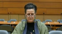 אפרת מצ'יקאווה נושאת דברים בפני מועצת זכויות האדם באו"ם (צילום: מטה משפחות החטופים)