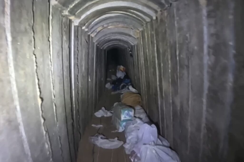 המנהרה בעזה בה נרצחו הירש גולדברג-פולין, עדן ירושלמי, אורי דנינו, אלמוג סרוסי, כרמל גת ואלכס לובנוב זכרונם לברכה (צילום: דובר צה״ל) המנהרה בעזה בה נרצחו הירש גולדברג-פולין, עדן ירושלמי, אורי דנינו, אלמוג סרוסי, כרמל גת ואלכס לובנוב זכרונם לברכה (צילום: דובר צה״ל)