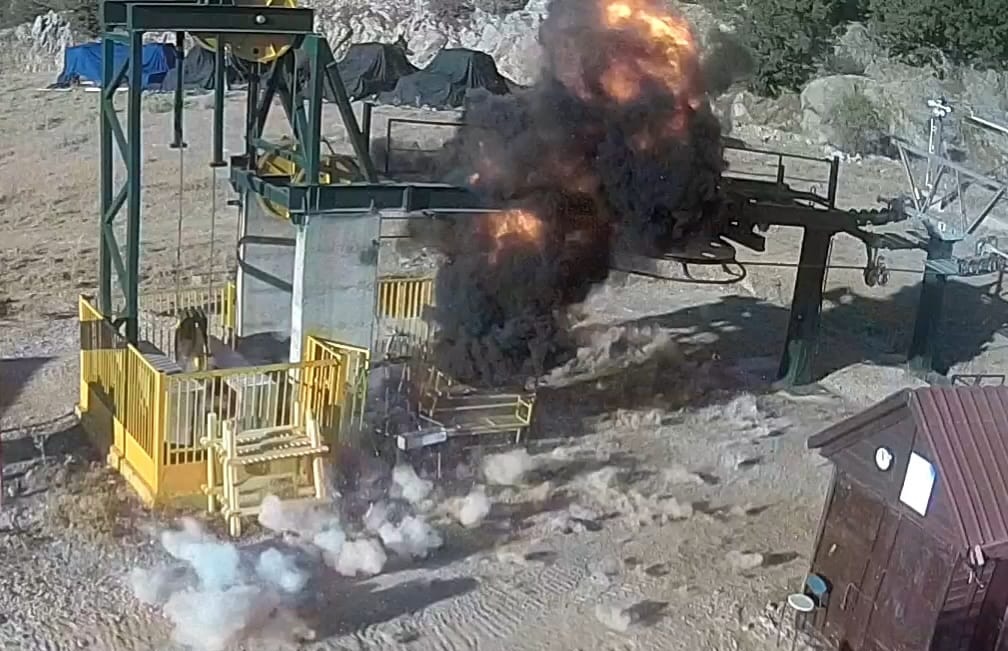 פגיעה ישירה ברכבל בחרמון (צילום: דוברות אתר החרמון)