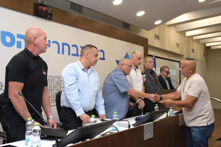 טקס הוקרה למשפחות לוחמי האש אשר נפלו בעת מילוי תפקידם. גיבורים אמיתיים (צילום: יסמין גיל, דוברות ההסתדרות)