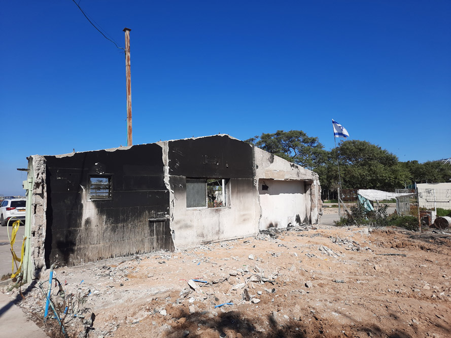 המתבן השרוף בעלומים (צילום: יסקי אדריכלים)