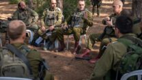 הרמטכ"ל עם אנשי מילואים בצפון (צילום: דובר צה"ל)