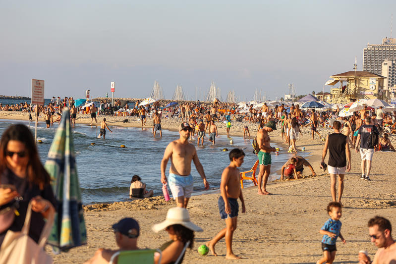 חוף הים בתל אביב (צילום: איתי רון / פלאש 90) חוף הים בתל אביב (צילום: איתי רון / פלאש 90)