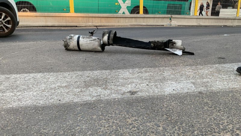 רסיס טיל מלבנון שיורט במרכז הארץ (צילום: רשתות חברתיות, שימוש לפי סעיף 7א׳ לזכויות יוצרים) רסיס טיל מלבנון שיורט במרכז הארץ (צילום: רשתות חברתיות, שימוש לפי סעיף 7א׳ לזכויות יוצרים)