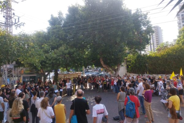 טקס זיכרון קהילתי בעיר רחובות (צילום: שירי קלר)