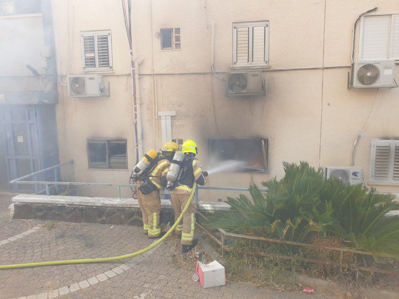 לוחמי אש (צילום ארכיון: כבאות והצלה) לוחמי אש (צילום ארכיון: כבאות והצלה)