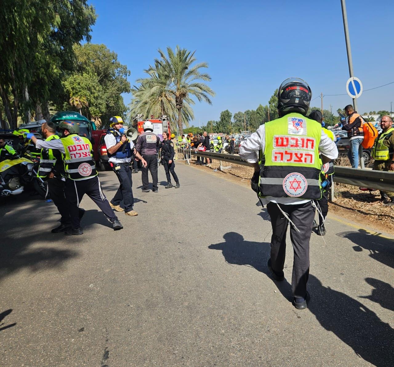 זירת הפיגוע סמוך לגלילות (צילום: איחוד הצלה)