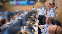 מפקד חיל האוויר האלוף תומר בר במהלך מבצע 'ימי תשובה' (צילום: דובר צה"ל)