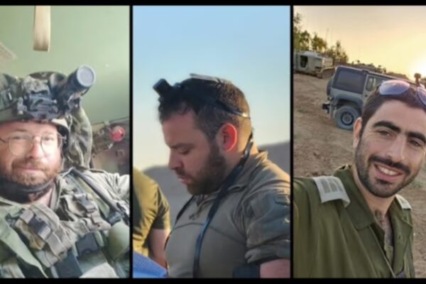 מימין: רס"ן (במיל') נתנאל הרשקוביץ ז"ל, אורי בורנשטיין ז"ל, רס"ר (במיל') צבי מתתיהו מרנץ ז"ל (צילום: דובר צה"ל)