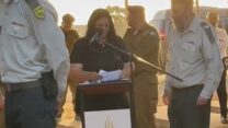 הלווייתו של אריק קראוניק ז״ל, רבש״ץ קיבוץ בארי (צילום: דוברות הקיבוץ)