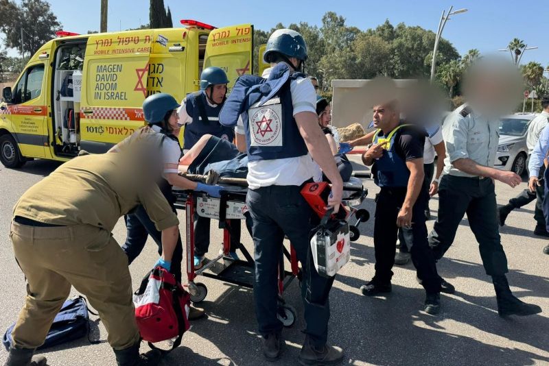 פינוי נפגעת מגלילות (צילום: איחוד הצלה)