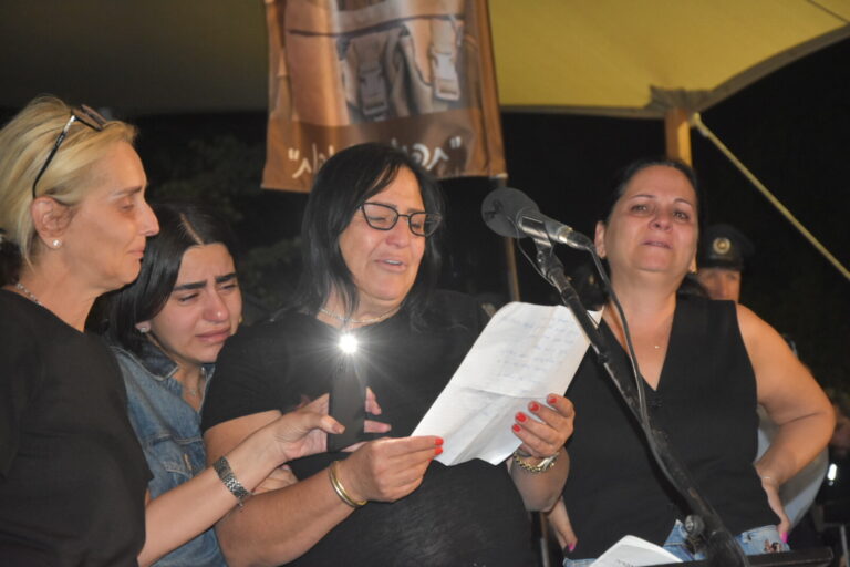 אימו של רס"ב קדוש, טלי (צילום: הדס יום טוב)