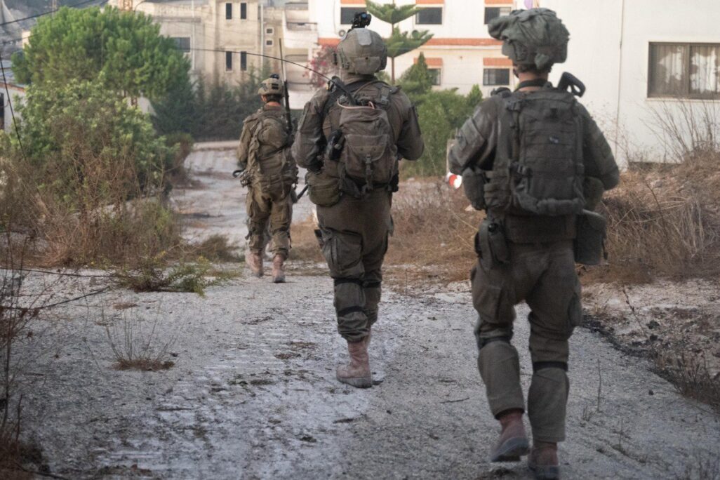 תמרון כוחות צה"ל בדרום לבנון (צילום: דובר צה"ל) תמרון כוחות צה"ל בדרום לבנון (צילום: דובר צה"ל)