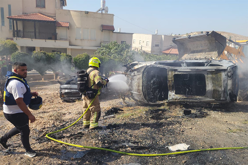 כוחות הכיבוי בשריפה בטמרה (צילום: כבאות והצלה)