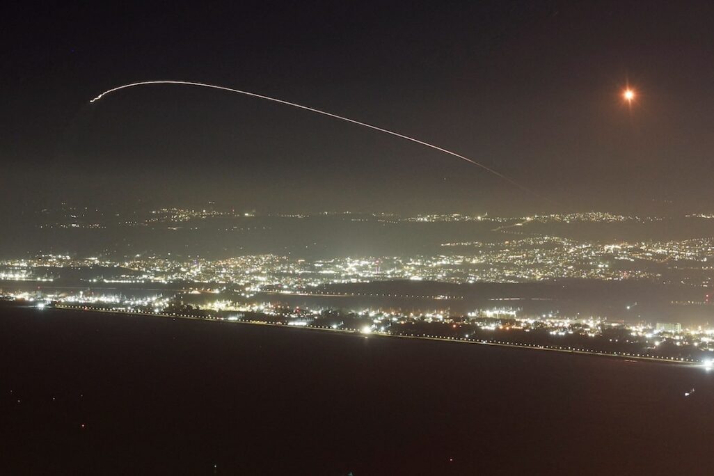 יירוטים באזור מפרץ חיפה (צילום: REUTERS/Ammar Awad) יירוטים באזור מפרץ חיפה (צילום: REUTERS/Ammar Awad)