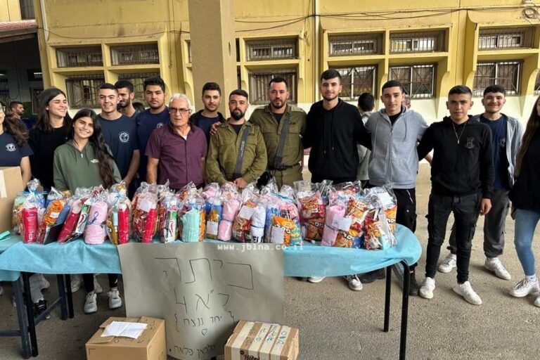 רב תחומי עמל כסרא סמיע- חלוקת 400 חבילות לגדוד מילואים (צילום: אלבום פרטי)