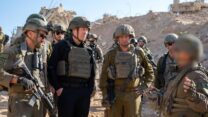 שר הביטחון יואב גלנט עם כוחות צה״ל ברפיח (צילום: אריאל חרמוני/ משרד הביטחון)