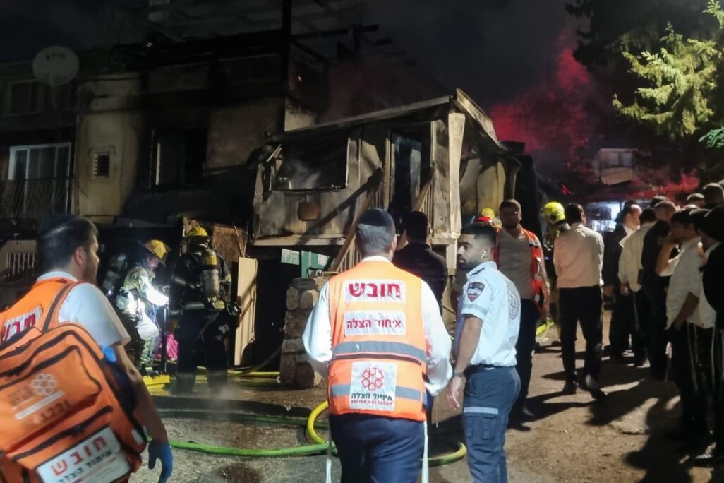 זירת השריפה הקשה ביישוב רכסים בכרמל (צילום: דוברות איחוד הצלה)