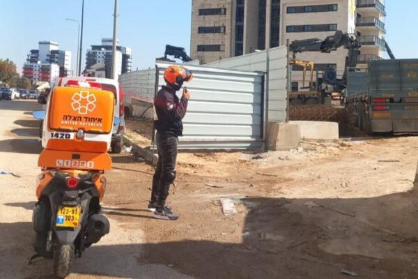 אתר בנייה בנתניה שבו נפל עובד מגובה (צילום ארכיון: איחוד הצלה)