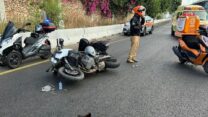 זירת תאונה בכביש 2 בה רוכב אופנוע נפצע בינוני, ספטמבר 2024 (צילום ארכיון: דוברות איחוד הצלה)