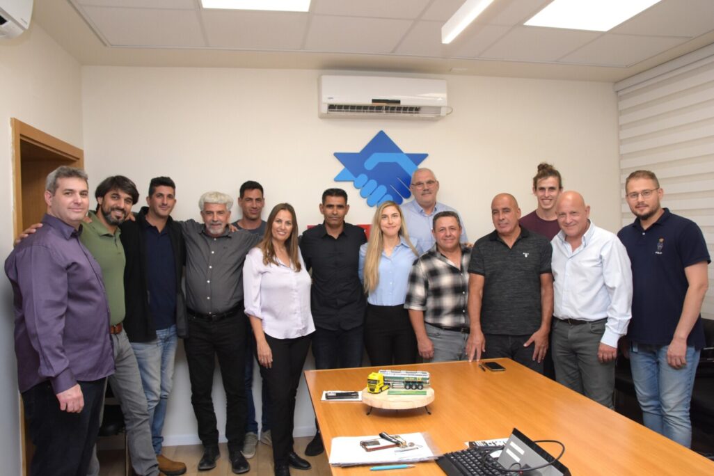 מעמד חתימת ההסכם (צילום: יסמין גיל, דוברות ההסתדרות) מעמד חתימת ההסכם (צילום: יסמין גיל, דוברות ההסתדרות)