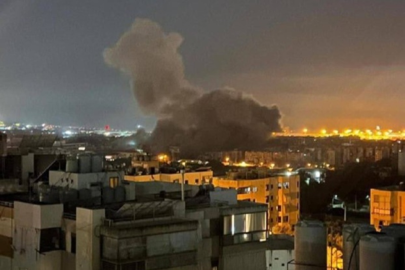 עשן בדאחייה בביירות לאחר תקיפת צה"ל (צילום: רשתות חברתיות, שימוש לפי סעיף 27א' לחוק זכויות יוצרים) עשן בדאחייה בביירות לאחר תקיפת צה"ל (צילום: רשתות חברתיות, שימוש לפי סעיף 27א' לחוק זכויות יוצרים)