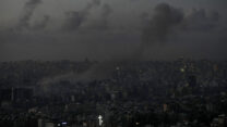 אזור שהותקף על ידי חיל האוויר בדאחייה בביירות (צילום: AP Photo/Bilal Hussein)