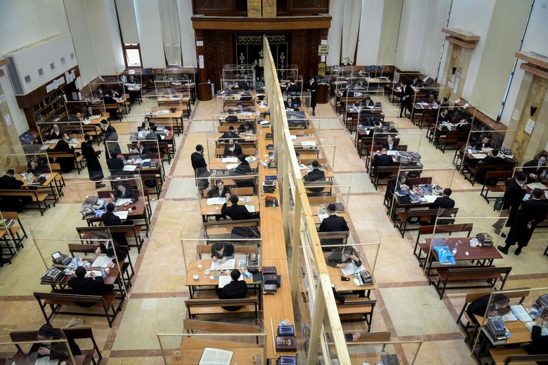 לומדי תורה בישיבה (צילום אילוסטרציה: יוסי זלינגר/פלאש90) לומדי תורה בישיבה (צילום אילוסטרציה: יוסי זלינגר/פלאש90)