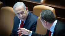 ראש הממשלה בנימין נתניהו ושר הביטחון ישראל כ"ץ (צילום ארכיון: יונתן זינדל/פלאש 90)