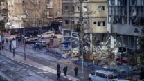 הרס באזור נפילת שברי היירוט ברמת גן (צילום: אבשלום ששוני/ פלאש90)