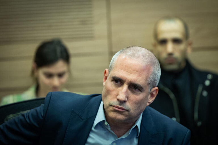 ח"כ חנוך מילביצקי. איים שלא יחתום על העלאת המס שהאוצר מבקש (צילום ארכיון: יונתן זינדל/פלאש90)