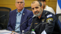 מפכ"ל המשטרה, רנ"צ דני לוי, בכנסת (קרדיט: נועם מושקוביץ, דוברות הכנסת)