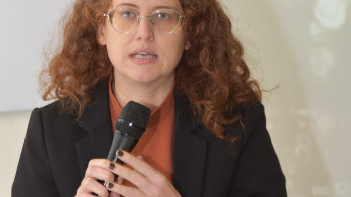 הילה שינוק בכנס האגודה הישראלית לחקר יחסי עבודה. "במדינת ישראל ישנן אוכלוסיות עם שיעור נמוך של השתלבות בכוח העבודה" (צילום: יהודה שגב)