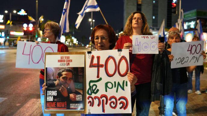 הפגנה להשבת החטופים בנס ציונה (צילום: נבט כהנא)