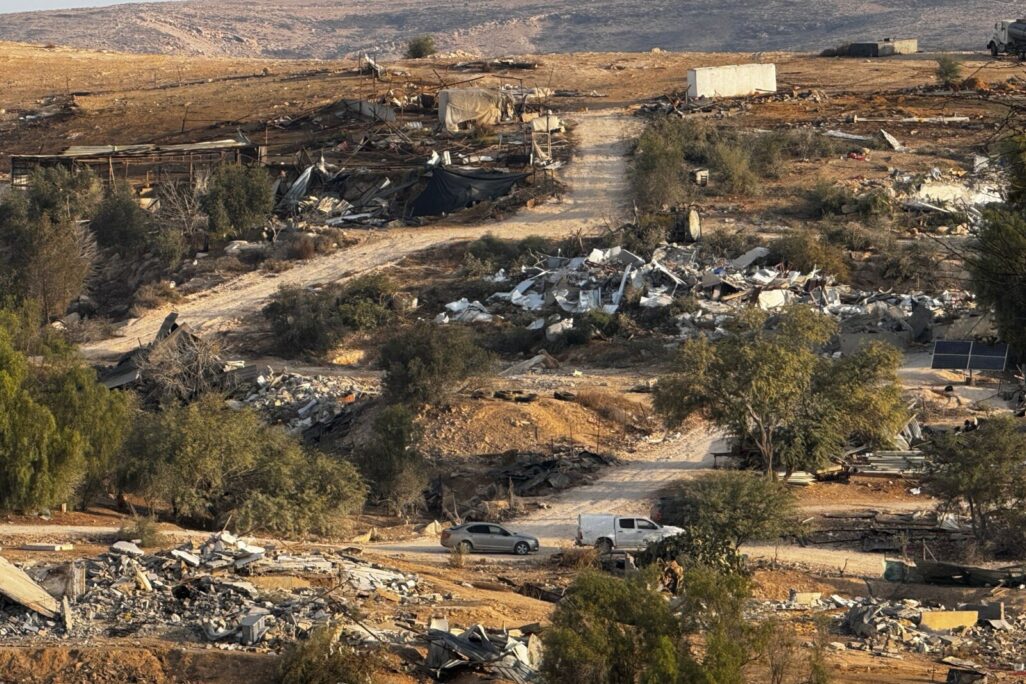 הריסות הכפר אום אל-חיראן (צילום: דוברות המשטרה)