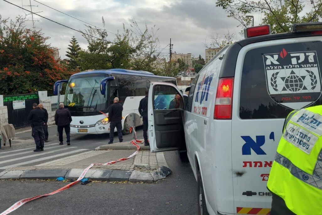 זירת התאונה בירושלים (צילום: זק"א) זירת התאונה בירושלים (צילום: זק"א)
