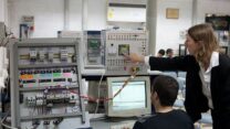 שיעור חשמל במכללה הטכנולוגית מכללת אורט סינגאלובסקי בתל אביב (צילום ארכיון: מכללת אורט סינגאלובסקי)