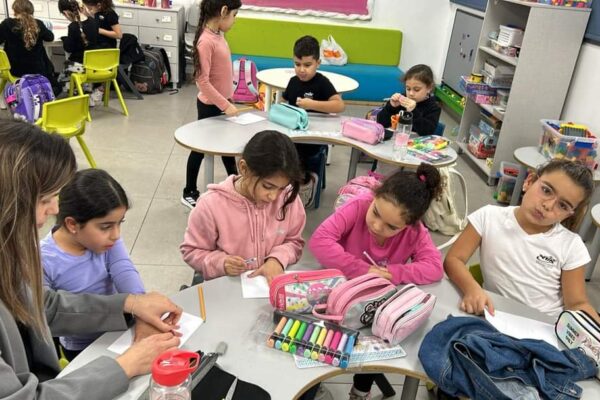 שיעור בחצור הגלילית (צילום: בית ספר אברט)
