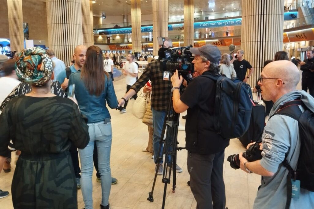 הנוחתים מאמסטרדם (צילום: אמיתי פרץ) הנוחתים מאמסטרדם (צילום: אמיתי פרץ)