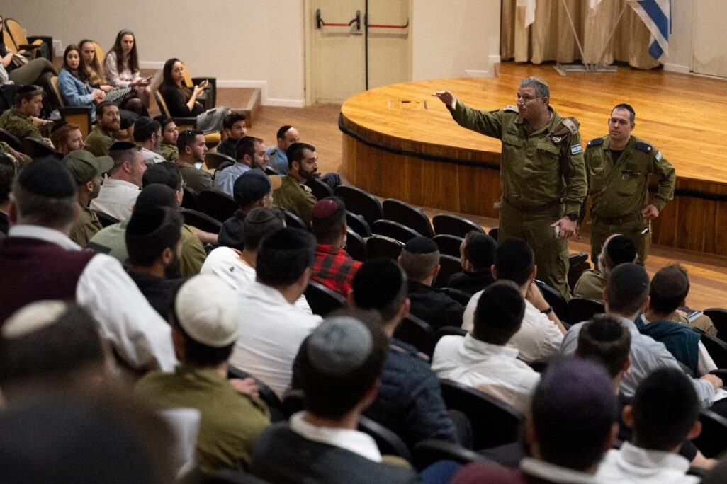 כנס גיוס לוחמי מילואים לחטיבה החרדית (צילום: דובר צה"ל) כנס גיוס לוחמי מילואים לחטיבה החרדית (צילום: דובר צה"ל)