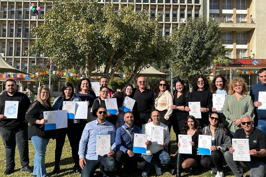 מסיימי קורס מנהיגות צעירה (צילום: אגף צעירים ומנהיגות)