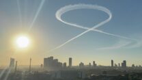 סמל החטופים בשמי ישראל (צילום: אלבום פרטי)