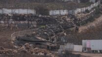טנקים ישראלים בגבול סוריה לאחר נפילת משטר אסד (צילום: AP)